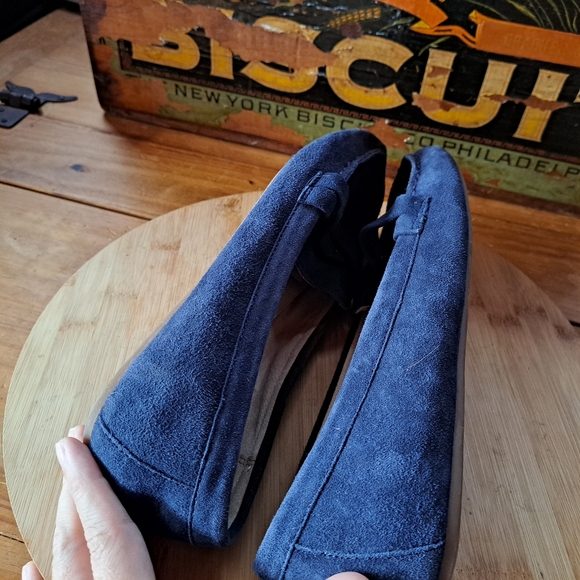 Land's End Slippers, Women Size 9, Unisex, Blue Suede Slip On Flats - Picture 6 of 10